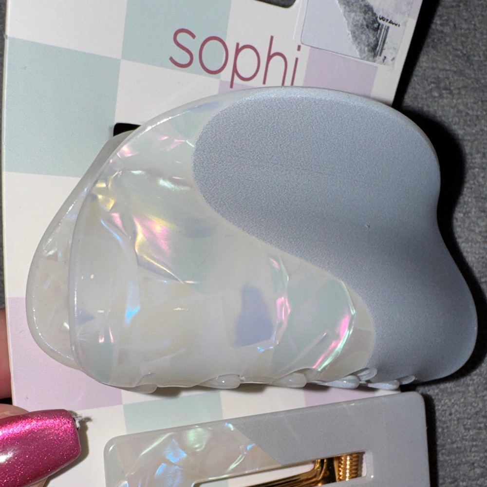 Sophi- NWT Gray Iridescent 3 Piece Hair Clip Set - Picture 5 of 10
